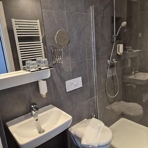 Camera standard con letto king size